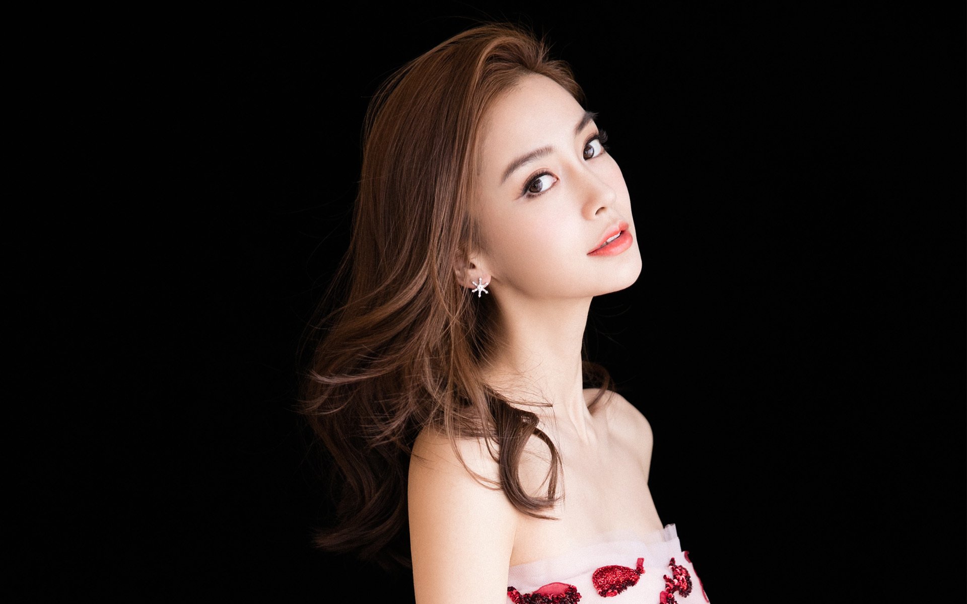 浓眉关键时刻挺身而出，活塞加时险胜开拓者迎来转折点