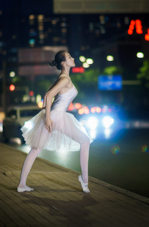 哈登末节统治时刻，华丽数据背后的孤独赌注与团队谜题