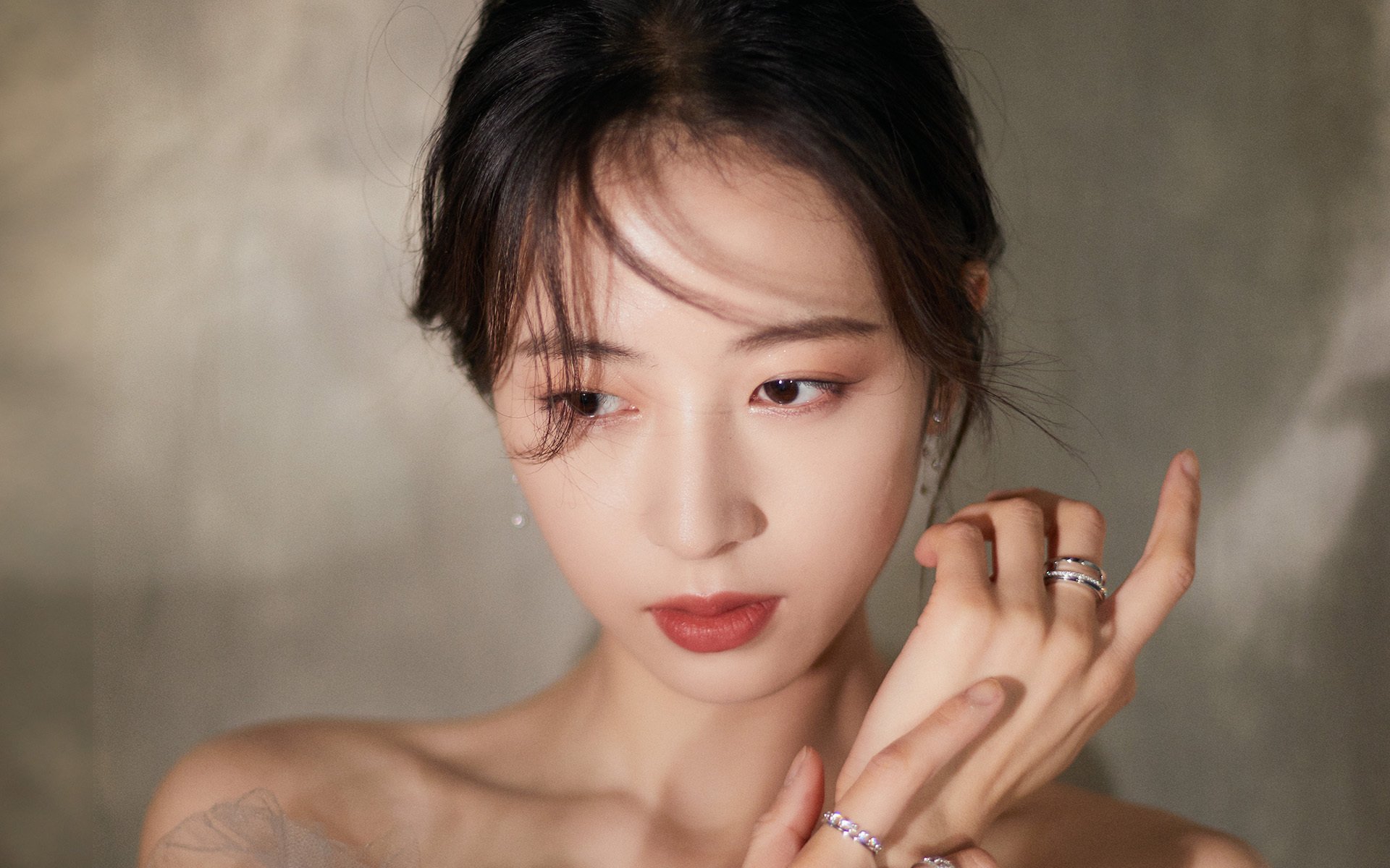 巴萨友谊赛轻取几内亚,范戴克刷新英超防守纪录